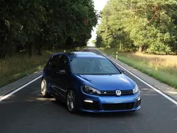 Blau Gebraucht 2010 VW Golf VI R Kleinwagen | 21.750 €