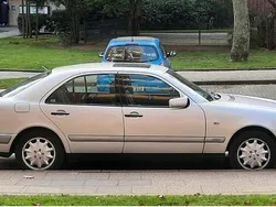 Silber Gebraucht 1998 Mercedes E320 Elegance Limousine | 3.000 € (Superpreis)