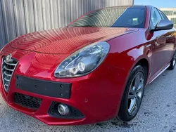 Rot Gebraucht 2015 Alfa Romeo Giulietta Kleinwagen | 6.490 € (Etwas zu teuer)