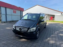 Schwarz Gebraucht 2012 Mercedes Viano Edition Van / Kleinbus | 11.999 € (Guter Preis)