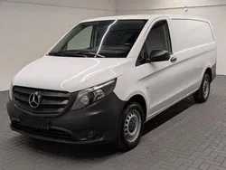 Weiß (arktikweiss) Gebraucht 2020 Mercedes Vito Van / Kleinbus | 25.980 € (Superpreis)