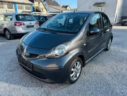 Grau Gebraucht 2008 Toyota Aygo Kleinwagen | 2.490 € (Fairer Preis)