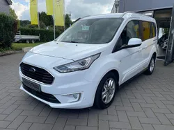Weiß Gebraucht 2018 Ford Tourneo Connect Titanium Van / Kleinbus | 15.990 € (Etwas zu teuer)