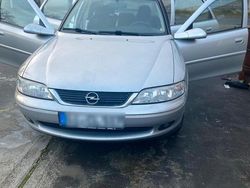 Silber Gebraucht 1999 Opel Vectra Limousine | 2.200 € (Fairer Preis)