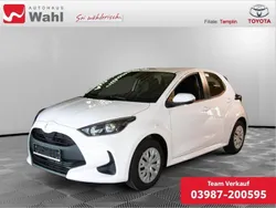 Schneeweiss Neu 2025 Toyota Yaris Hybrid Business Edition Limousine | 27.790 € (Teuer)