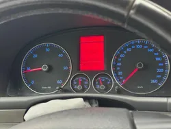 Weiß Gebraucht 2010 VW Touran Van / Kleinbus | 4.250 € (Guter Preis)