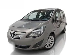 Grau Gebraucht 2012 Opel Meriva Innovation Van / Kleinbus | 5.998 € (Fairer Preis)