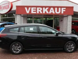 Agate schwarz Gebraucht 2024 Ford Focus Titanium Kombi | 22.990 € (Guter Preis)