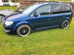 Blau Gebraucht 2009 VW Touran Van / Kleinbus | 5.299 € (Teuer)