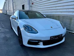 Weiß Gebraucht 2019 Porsche Panamera 4 Limousine | 55.900 €