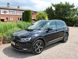 Deep black pearlescent Gebraucht 2019 VW Tiguan Highline SUV | 27.480 € (Fairer Preis)