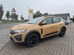 Beige Gebraucht 2024 Dacia Sandero Extreme Kleinwagen | 21.985 € (Teuer)