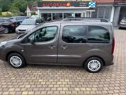 Grau Gebraucht 2016 Citroën Berlingo Shine Van / Kleinbus | 11.500 € (Fairer Preis)