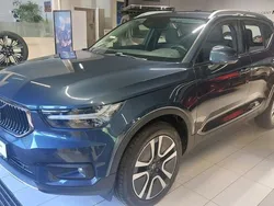 Blau Gebraucht 2021 Volvo XC40 Momentum SUV | 23.450 € (Fairer Preis)