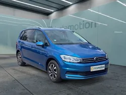 Blau Gebraucht 2024 VW Touran Van / Kleinbus | 34.640 € (Fairer Preis)