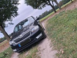Schwarz Gebraucht 2014 Skoda Rapid Ambition Limousine | 4.900 € (Guter Preis)