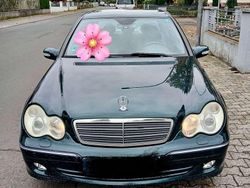 Grün Gebraucht 2004 Mercedes C320 Avantgarde Limousine | 4.200 € (Fairer Preis)