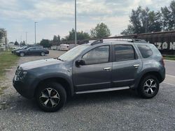Grau Gebraucht 2018 Dacia Duster Lauréate SUV | 12.500 € (Fairer Preis)