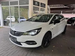 Weiß Gebraucht 2022 Opel Astra Design & Tech Kombi | 12.990 € (Fairer Preis)