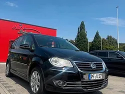 Schwarz Gebraucht 2010 VW Touran Highline Van / Kleinbus | 6.250 € (Fairer Preis)
