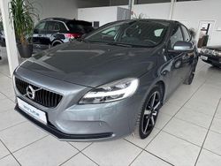 Grau Gebraucht 2017 Volvo V40 Momentum Limousine | 15.950 € (Fairer Preis)