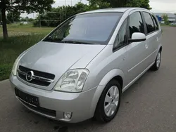 Silber Gebraucht 2004 Opel Meriva Basis Van / Kleinbus | 1.699 € (Fairer Preis)
