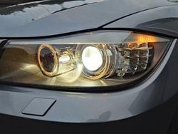 Grau Gebraucht 2012 BMW 320 Kombi | 7.950 € (Superpreis)