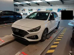 Weiß Gebraucht 2021 Hyundai i30 Edition 30 Limousine | 14.999 € (Superpreis)
