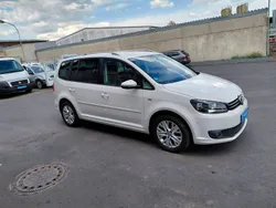 Weiß Gebraucht 2013 VW Touran Life Van / Kleinbus | 11.550 € (Fairer Preis)