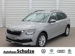 Grau Gebraucht 2020 Skoda Kamiq Ambition SUV | 17.490 € (Fairer Preis)