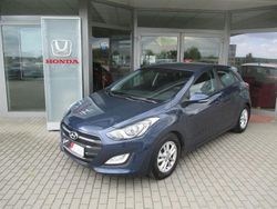 Blau Gebraucht 2017 Hyundai i30 Trend Limousine | 11.790 € (Guter Preis)