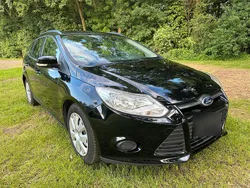 Schwarz Gebraucht 2014 Ford Focus Kombi | 4.790 € (Fairer Preis)