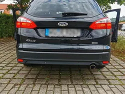 Schwarz Gebraucht 2011 Ford Focus Kombi | 2.600 € (Fairer Preis)