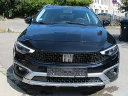 Schwarz Gebraucht 2021 Fiat Tipo Cross Limousine | 15.900 € (Etwas zu teuer)