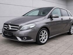 Grau Gebraucht 2013 Mercedes B200 Van / Kleinbus | 11.000 € (Fairer Preis)