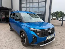 Blau Gebraucht 2024 Ford Tourneo Courier Active Van / Kleinbus | 22.490 € (Superpreis)