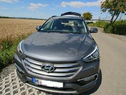 Grau metallic Gebraucht 2016 Hyundai Santa Fe SUV | 26.500 €