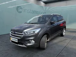 Grau Gebraucht 2019 Ford Kuga SUV | 17.699 € (Etwas zu teuer)