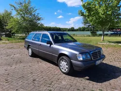Grau Gebraucht 1994 Mercedes E220 Kombi | 10.490 €
