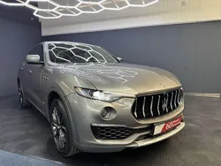 Grau Gebraucht 2019 Maserati Levante GranLusso SUV | 44.990 € (Fairer Preis)