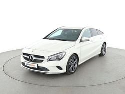 Weiß Gebraucht 2017 Mercedes CLA200 Shooting Brake Urban Kombi | 19.660 € (Fairer Preis)