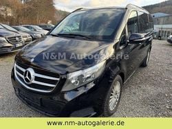 Schwarz Gebraucht 2016 Mercedes V220 Edition Van / Kleinbus | 26.990 € (Fairer Preis)