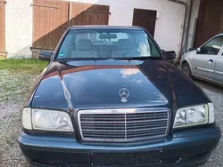 Schwarz Gebraucht 1999 Mercedes C220 Limousine | 2.000 € (Superpreis)