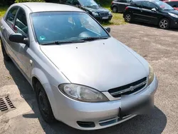 Silber Gebraucht 2005 Chevrolet Lacetti SE Limousine | 650 €