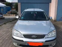 Grau Gebraucht 2004 Ford Mondeo Trend Kombi | 1.300 € (Fairer Preis)