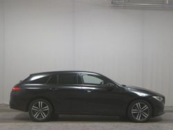 Schwarz Gebraucht 2022 Mercedes CLA200 Shooting Brake Progressive Kombi | 19.980 € (Superpreis)