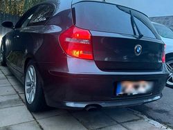 Grau Gebraucht 2007 BMW 118 Sport Line Kleinwagen | 4.290 € (Fairer Preis)