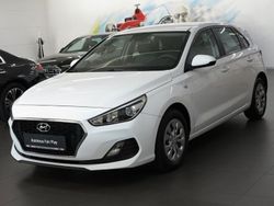 Polar white / sol Gebraucht 2018 Hyundai i30 Pure Limousine | 13.100 € (Fairer Preis)