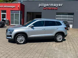 Brilliantsilber metallic 8e/a Neu 2025 Skoda Karoq Selection SUV | 31.999 € (Guter Preis)