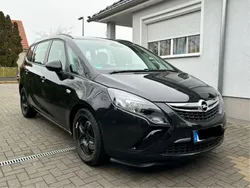 Schwarz Gebraucht 2015 Opel Zafira Tourer Edition Van / Kleinbus | 5.900 € (Superpreis)